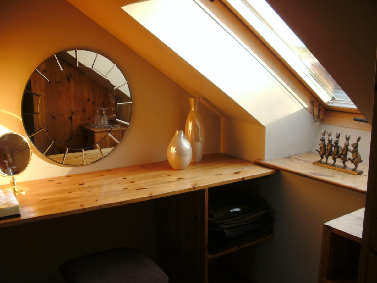 Beudy Bach Bed & Breakfast Cross Hands Bagian luar foto