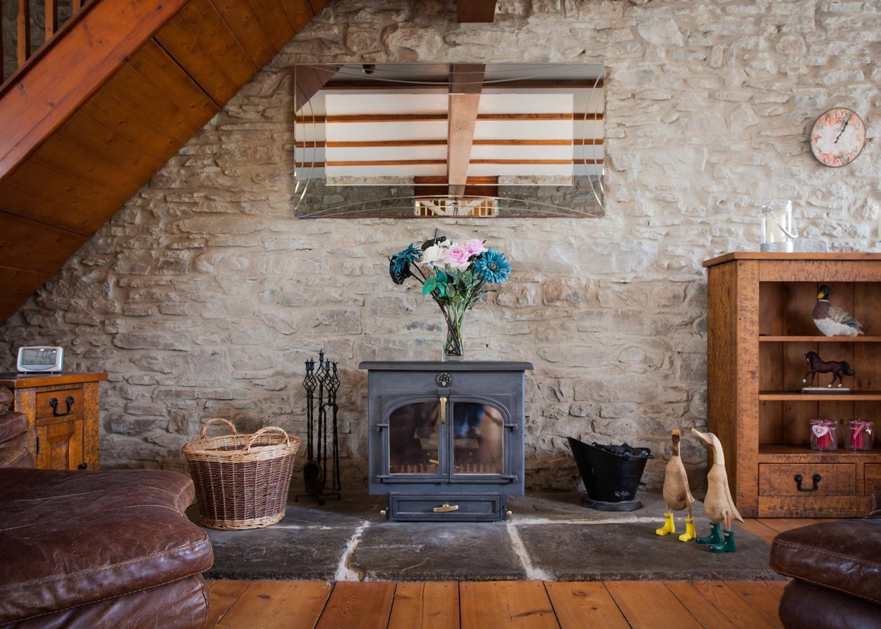 Beudy Bach Bed & Breakfast Cross Hands Bagian luar foto
